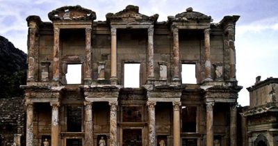 The beautiful Library of Celsus in Ephesus, Turkey once housed 12,000 scrolls, and easily earns the first place title for its magnificent facade.