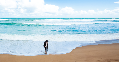 Surfing at twelve apostles